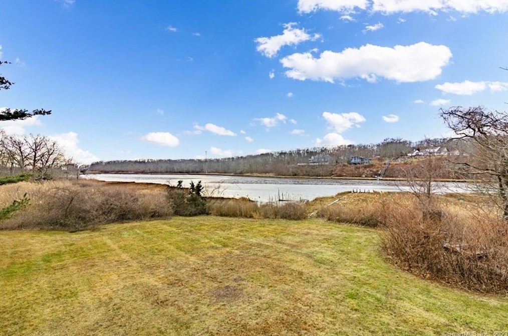 14 Gada Rd, Niantic, CT 06357