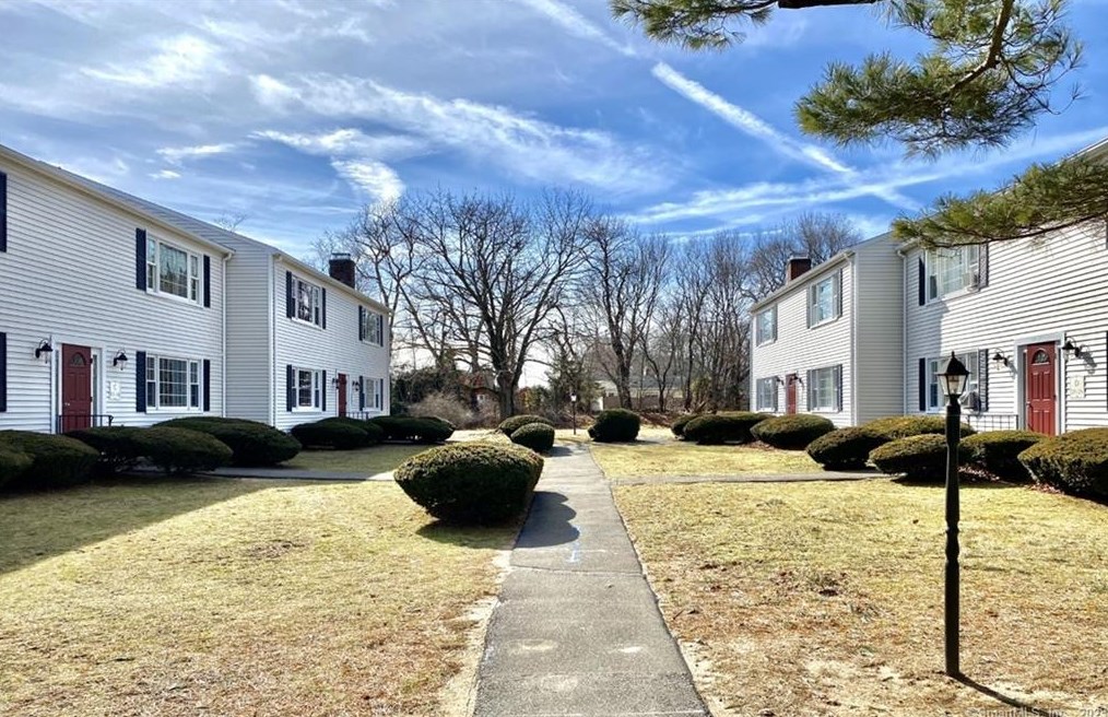 174 Old Boston Post Rd #22, Fenwick, CT 06475