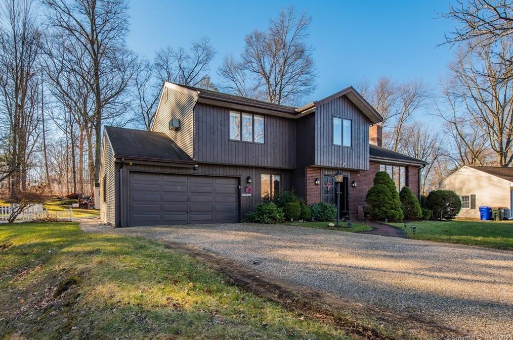 48 Scenic Dr, Southington, CT 06489