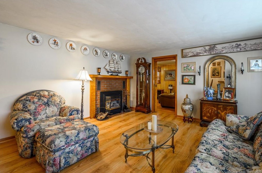 75 Sorghum Rd, Huntington, CT 06484