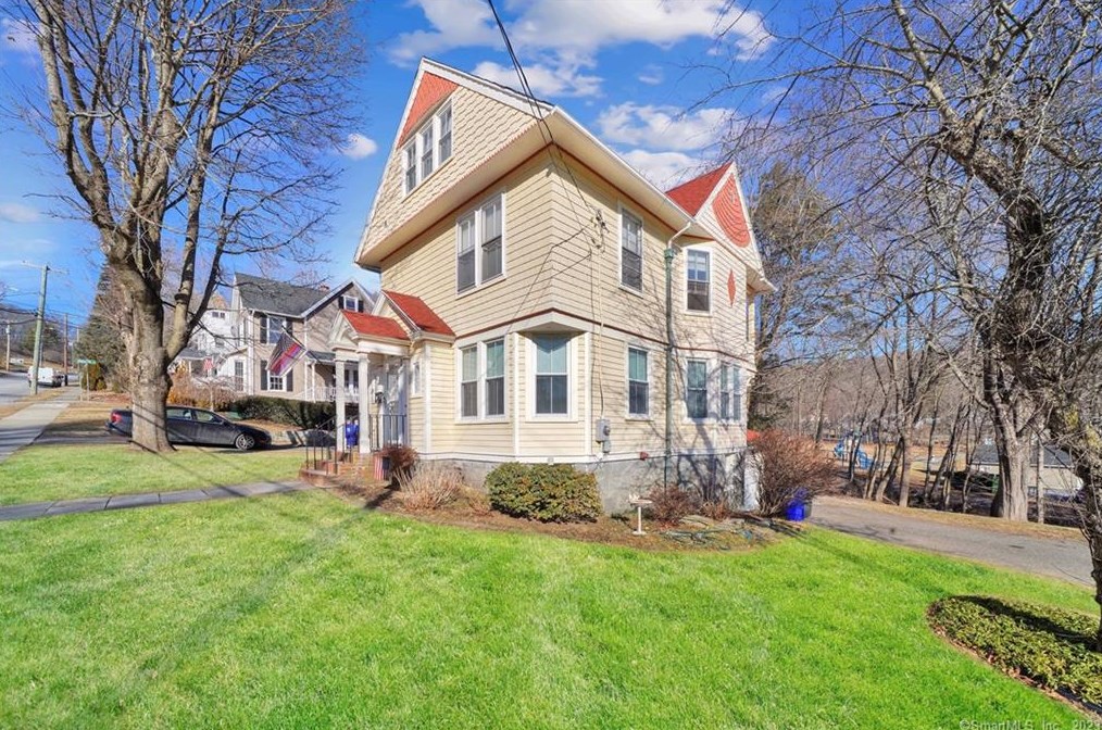 44 Spencer St, Winsted CT  06098-1116 exterior