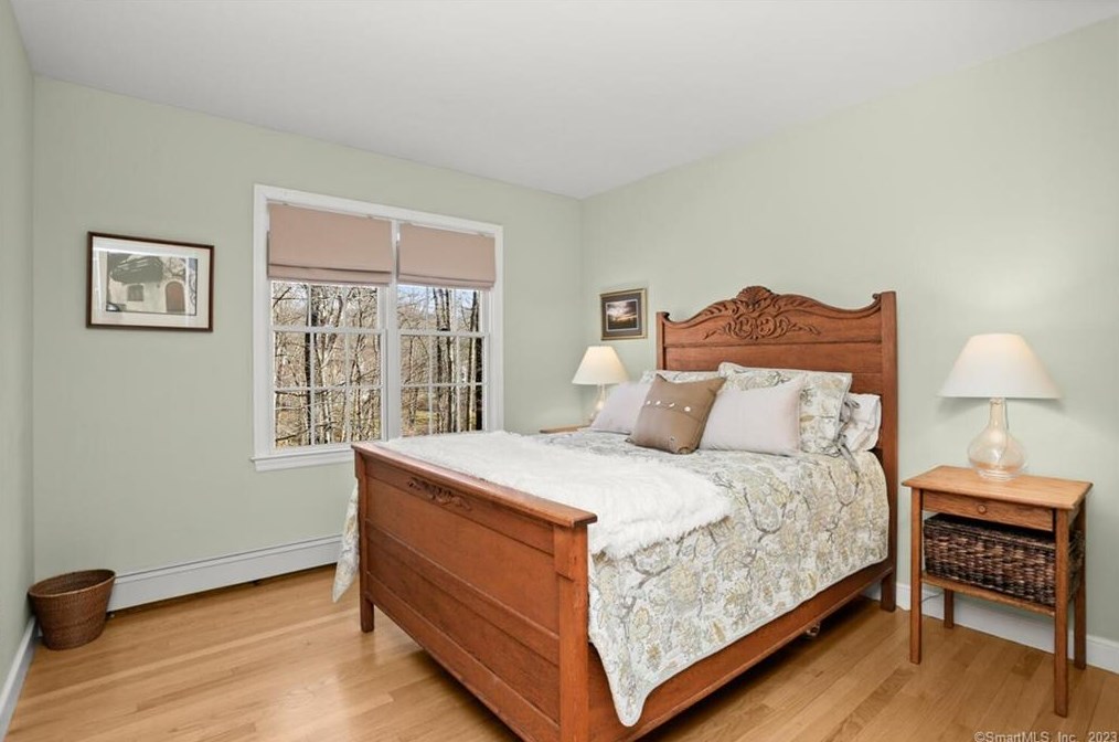 18 Pilgrim Ln, Weston CT  06883-2412 exterior