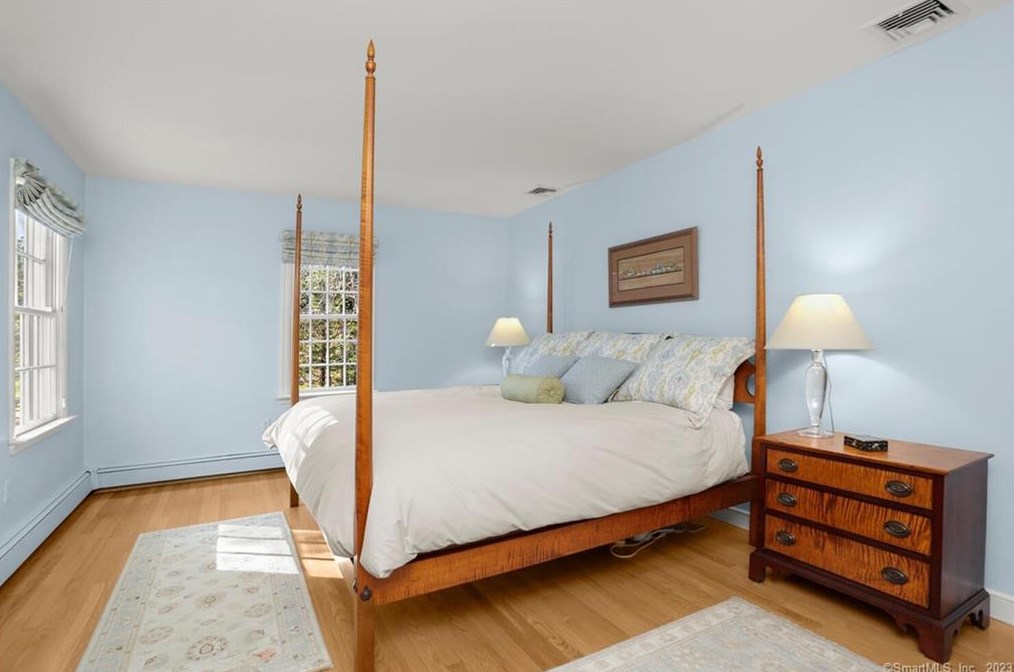 18 Pilgrim Ln, Weston CT  06883-2412 exterior