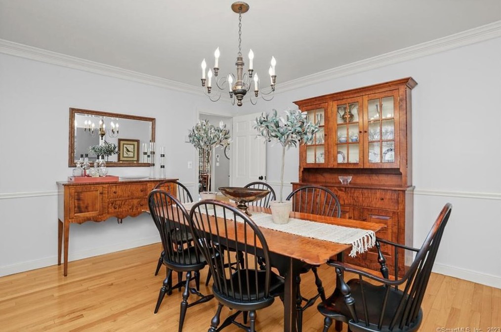 18 Pilgrim Ln, Weston CT  06883-2412 exterior