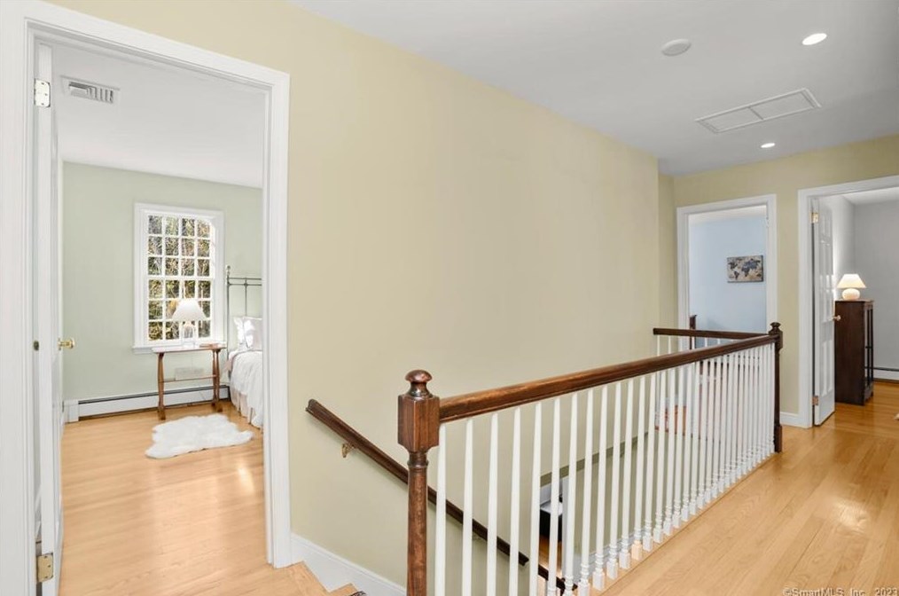 18 Pilgrim Ln, Weston CT  06883-2412 exterior