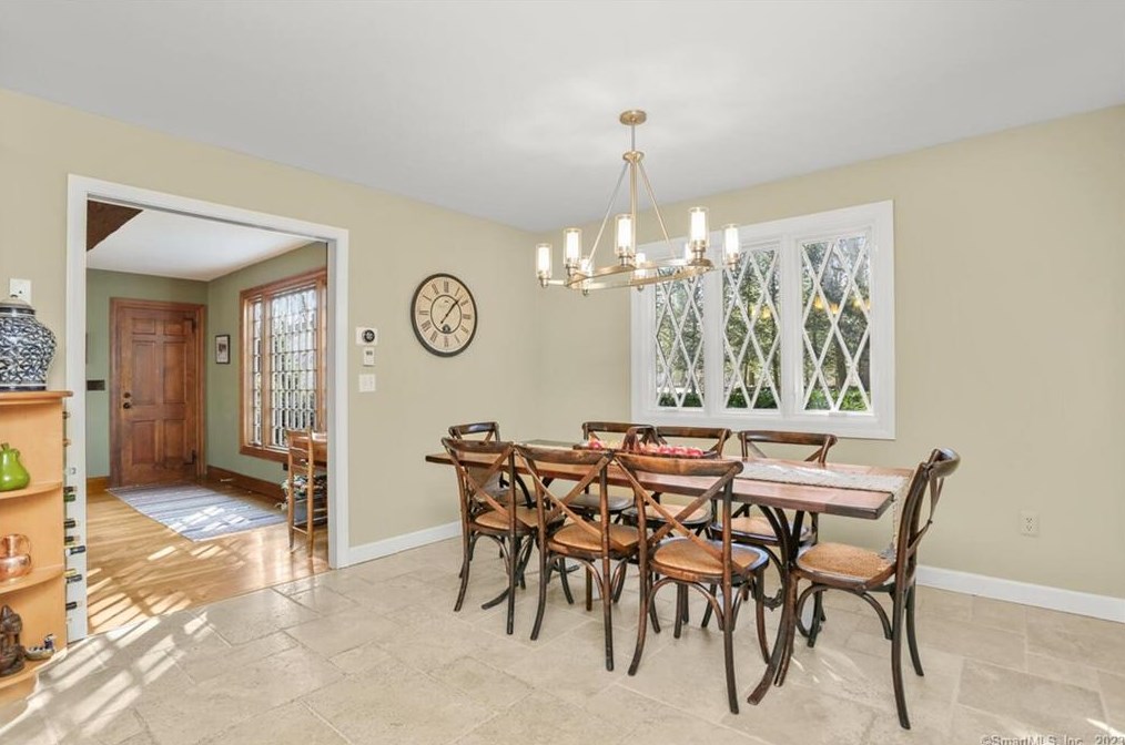 18 Pilgrim Ln, Weston CT  06883-2412 exterior