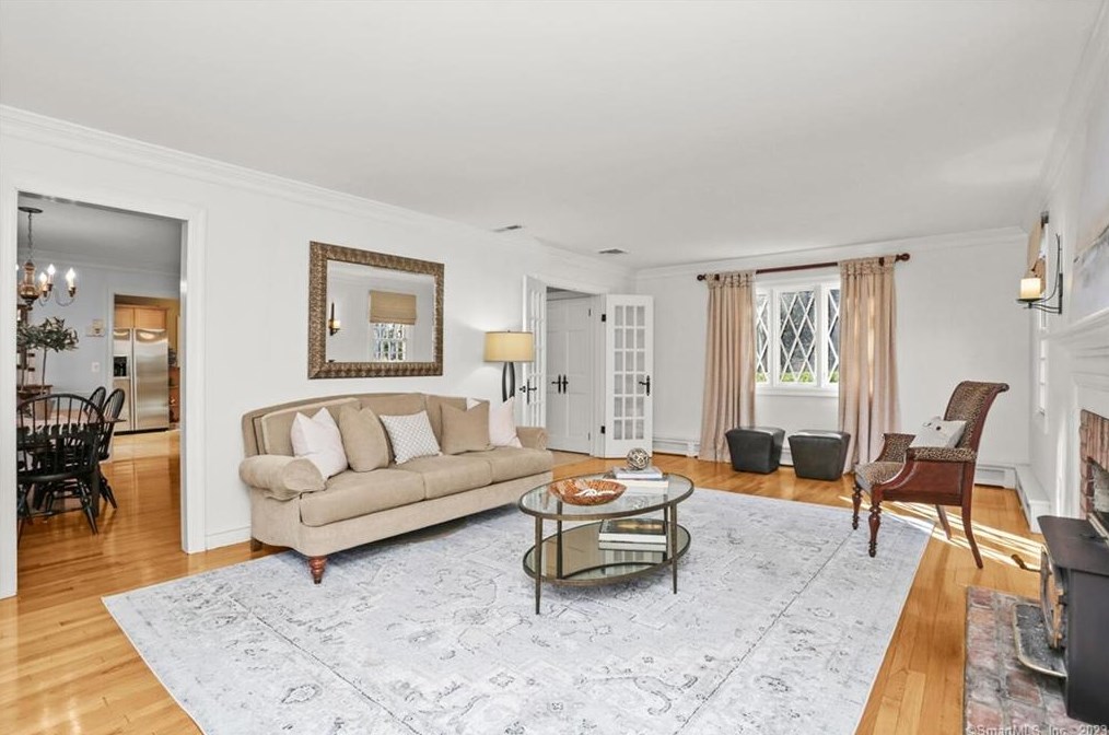 18 Pilgrim Ln, Weston CT  06883-2412 exterior