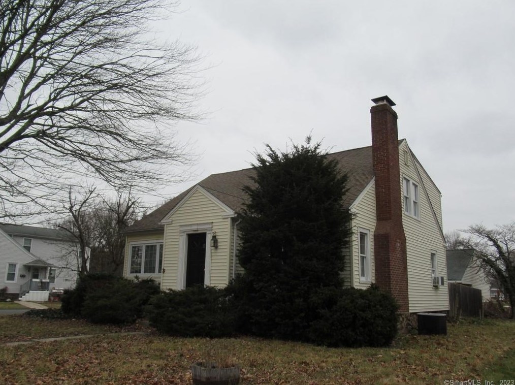 39 Cottage St, Plainville, CT 06062