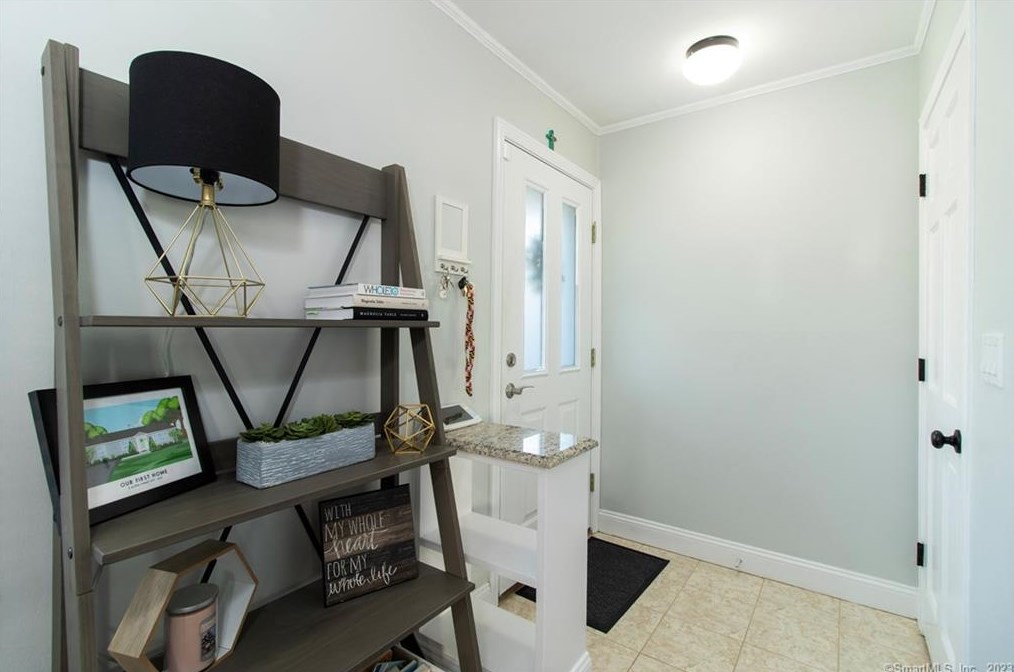 7 Alpha St, Milford, CT 06460