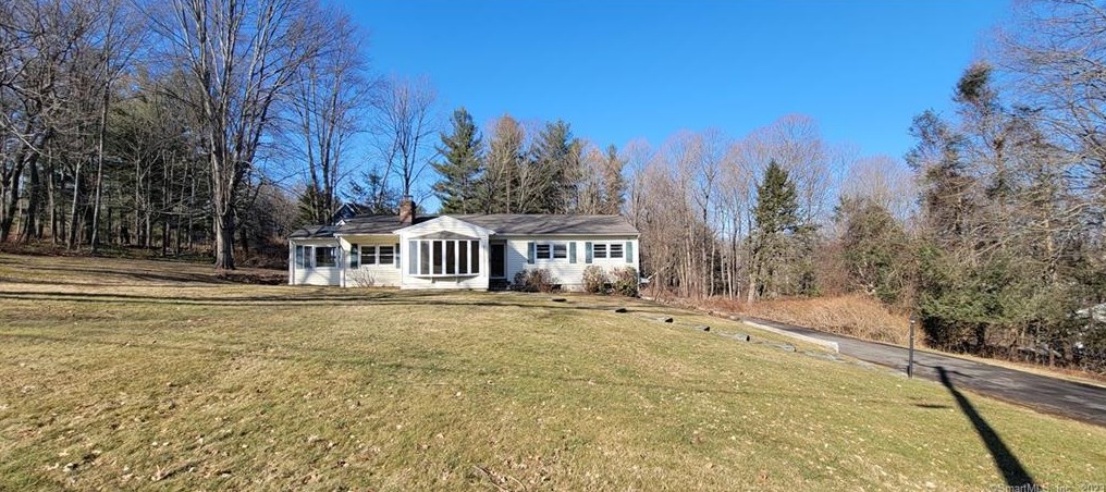 28 Taunton Ridge Rd, Newtown, CT 06470 exterior