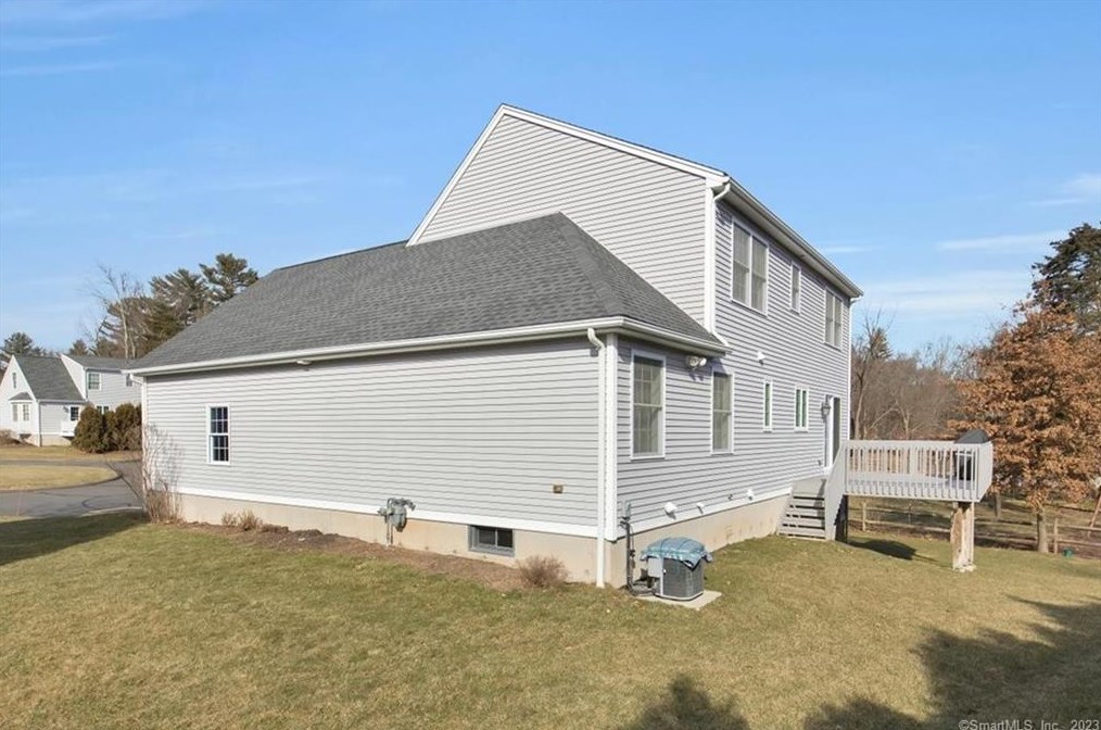 7 Bradley St #20, Plainville, CT 06062