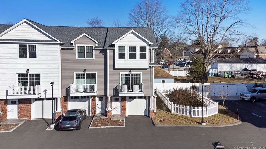 25 Naubuc Ave #5, Glastonbury, CT 06033