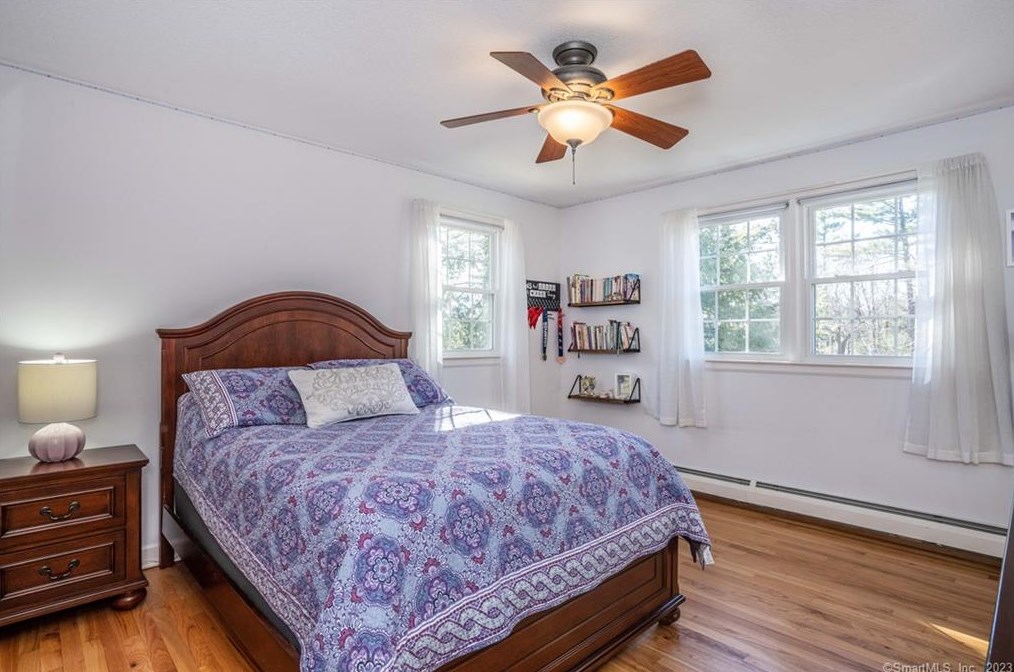 6 Hampshire Ln, Simsbury CT  06070-1224 exterior