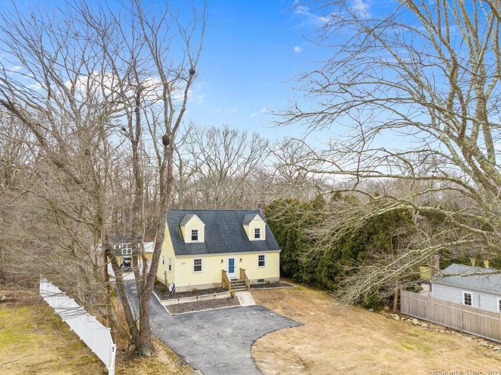 42 Goshen Rd, Waterford, CT 06385