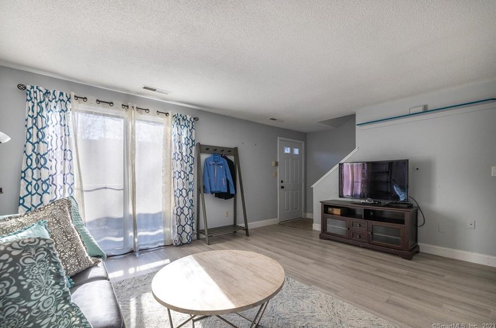 53 Trolley Cir #53, Milford, CT 06460