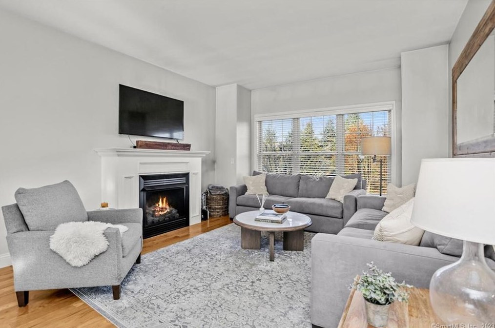 1203 Woodland Hills Dr #1203, Bridgeport, CT 06611