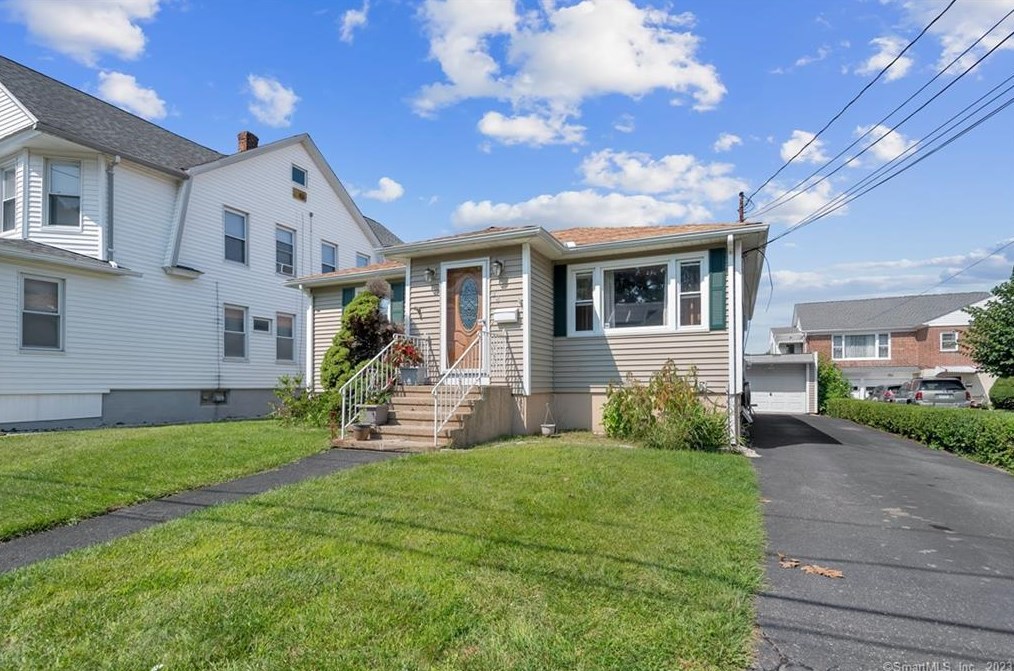 38 Rosemount Ave, Waterbury, CT 06708