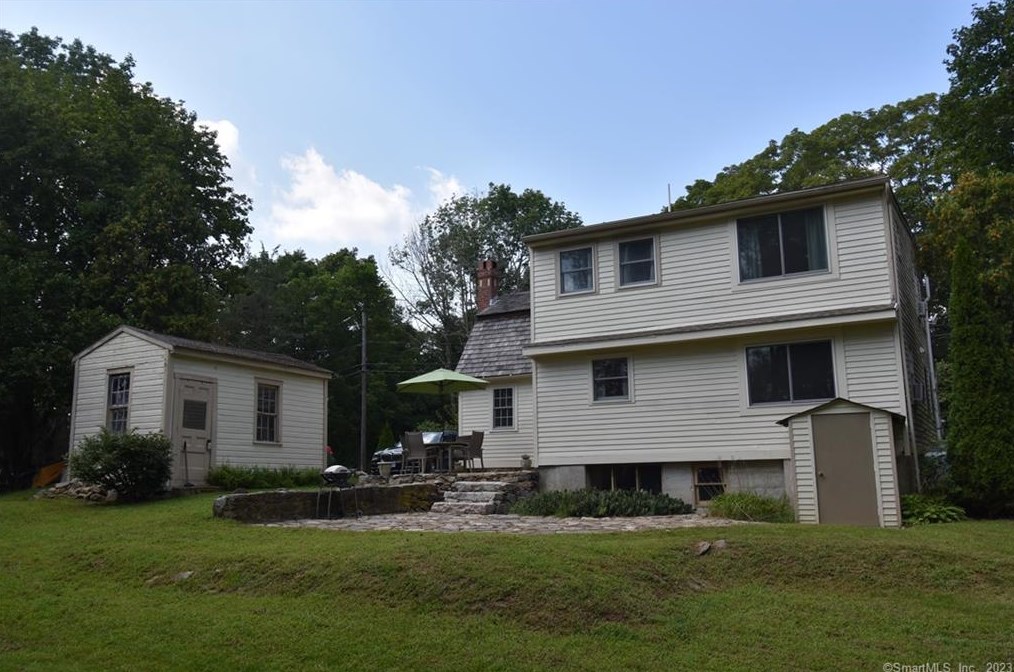 8 Amos Rd, Norwich, CT 06365