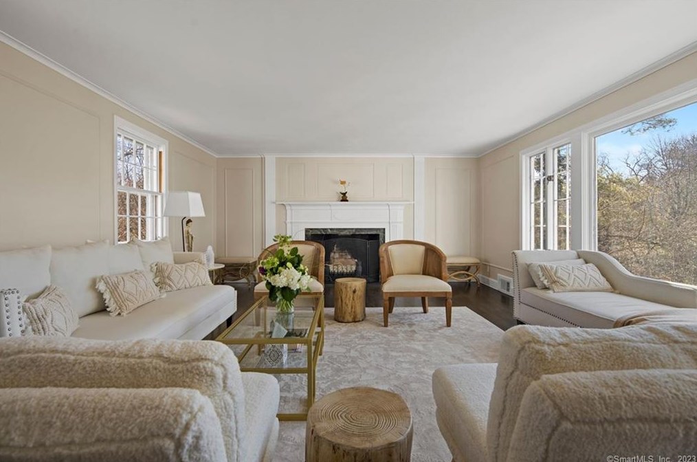 3 Sunny Reach Dr, Hartford, CT 06117