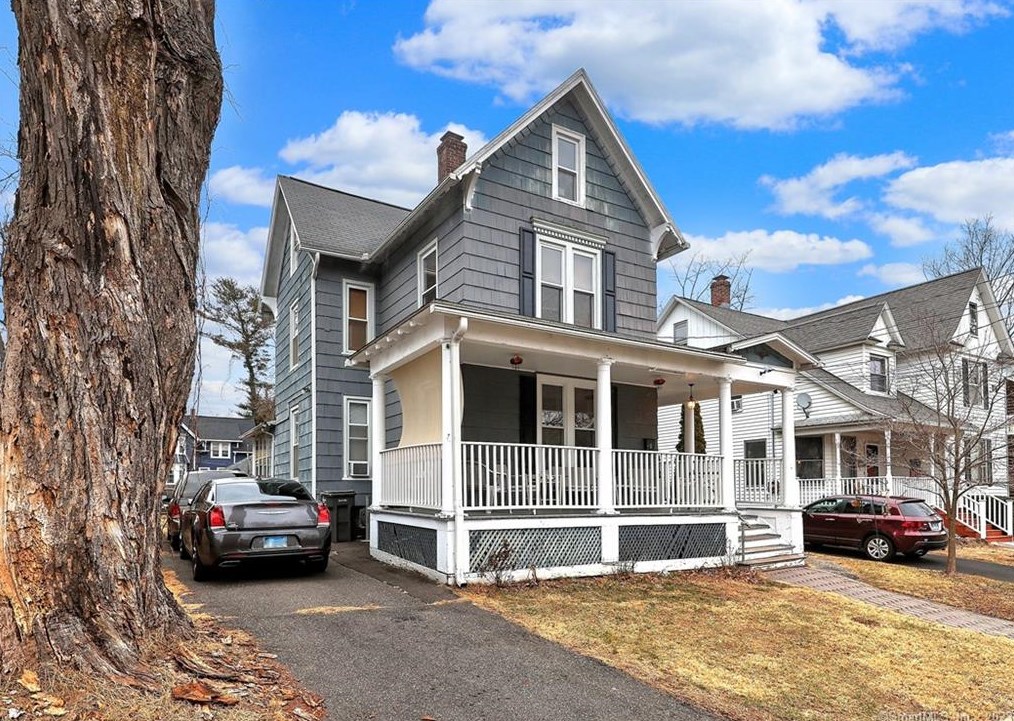 8 Rockwell Ave, Union City, CT 06770-2708