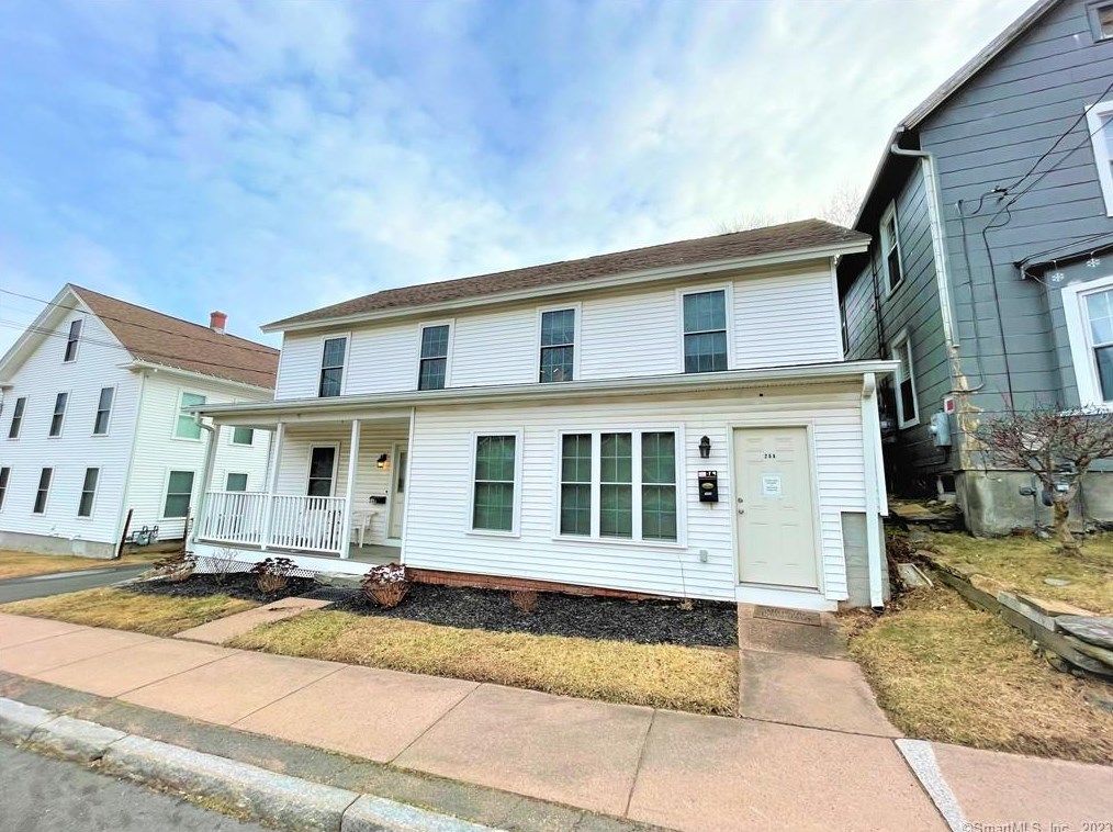 26 Orchard St, Vernon, CT 06066-3034