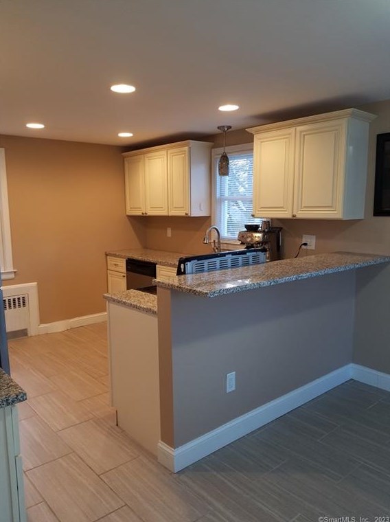 99 Cheney Ln, Hartford, CT 06118