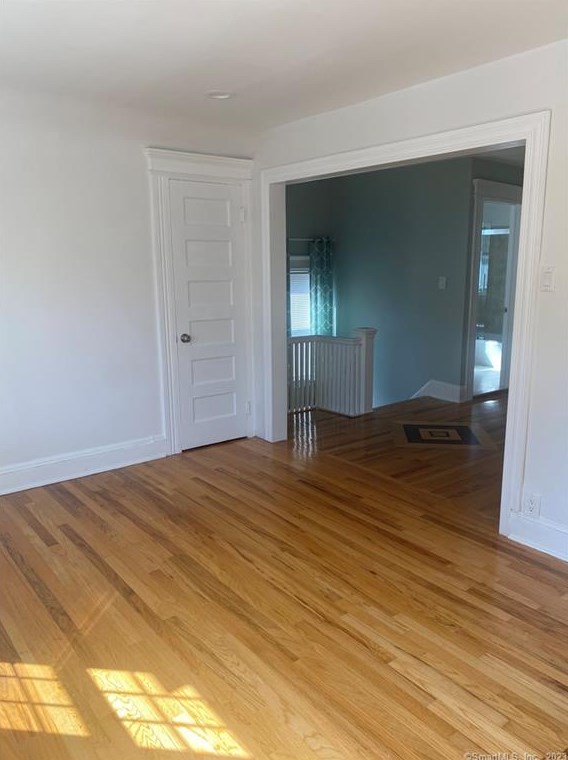 35 Barnum Ter, Stratford CT  06614-5312 exterior