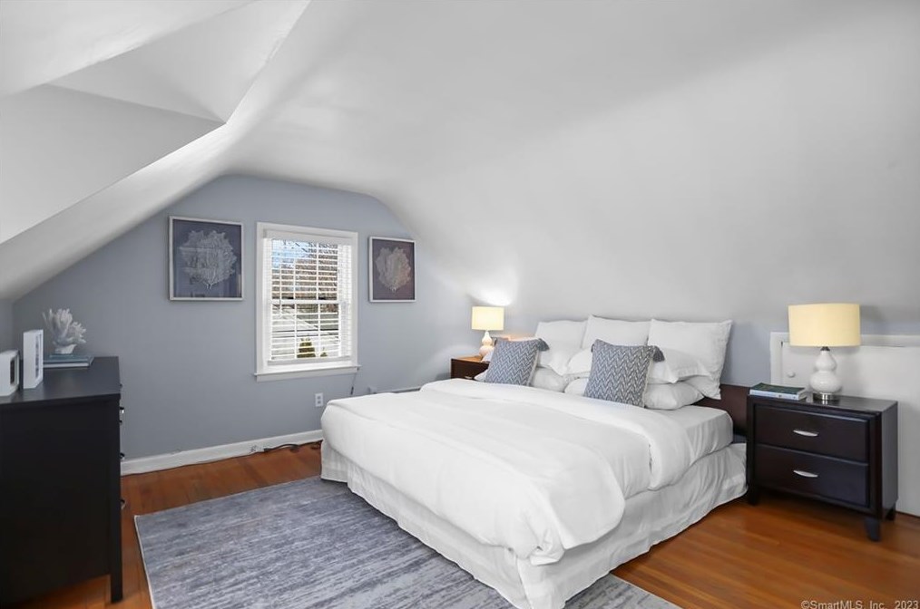 801 Pine Creek Rd, Fairfield CT  06824-6325 exterior