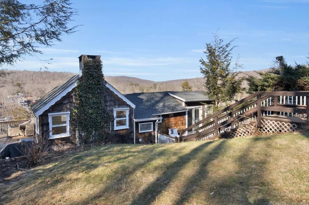 59 Lakeview Terrace, Sandy Hook, CT 06482