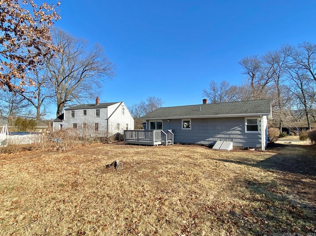 151 Pondview Dr, Southington, CT 06489