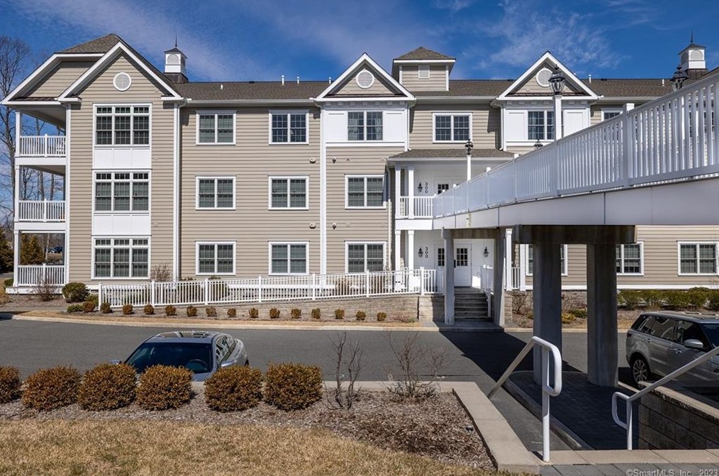 77 Sunset Ln #322, Ridgefield, CT 06877