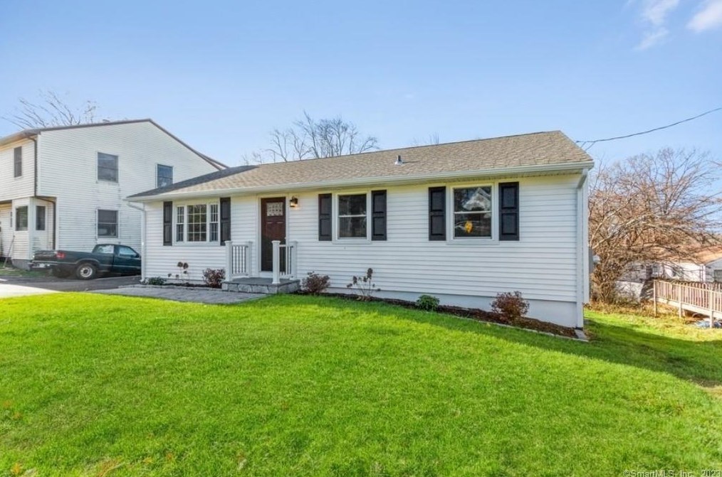 529 Pond Point Ave, Milford, CT 06460