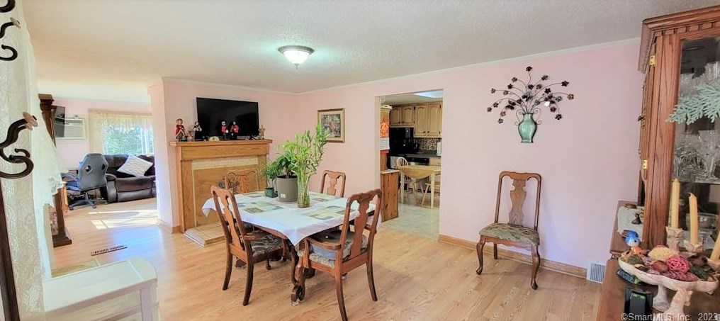 1009 Wolcott Rd, Waterbury, CT 06716