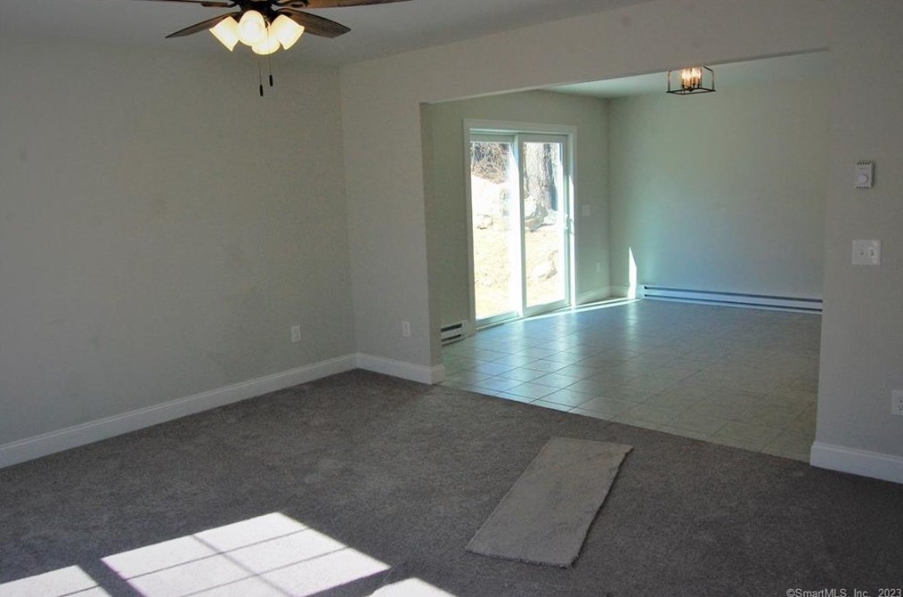 4 Rosemarie Ct, Gales Ferry, CT 06339