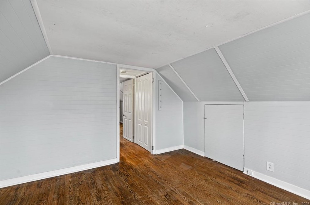 23 Foote Rd, New Haven CT  06512-2504 exterior