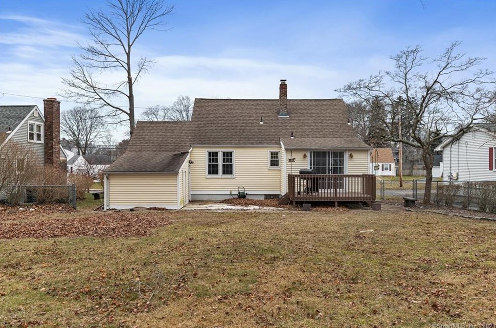 23 Foote Rd, New Haven CT  06512-2504 exterior