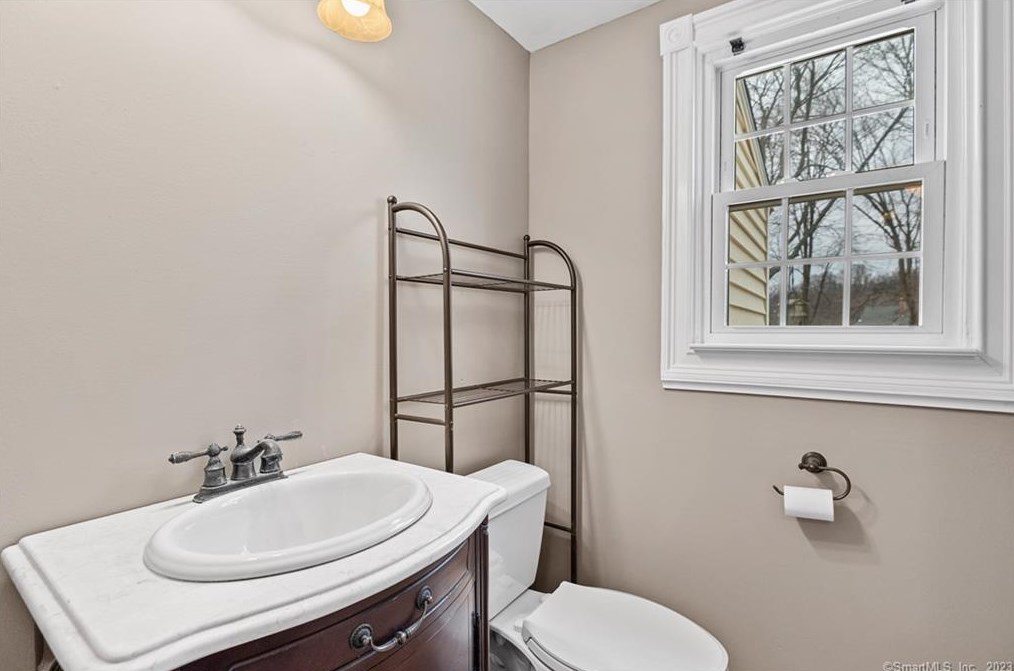 23 Foote Rd, New Haven CT  06512-2504 exterior