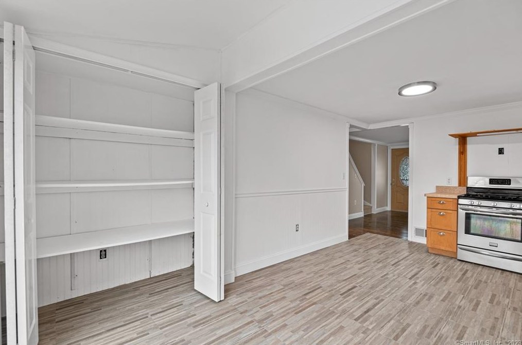 23 Foote Rd, New Haven CT  06512-2504 exterior