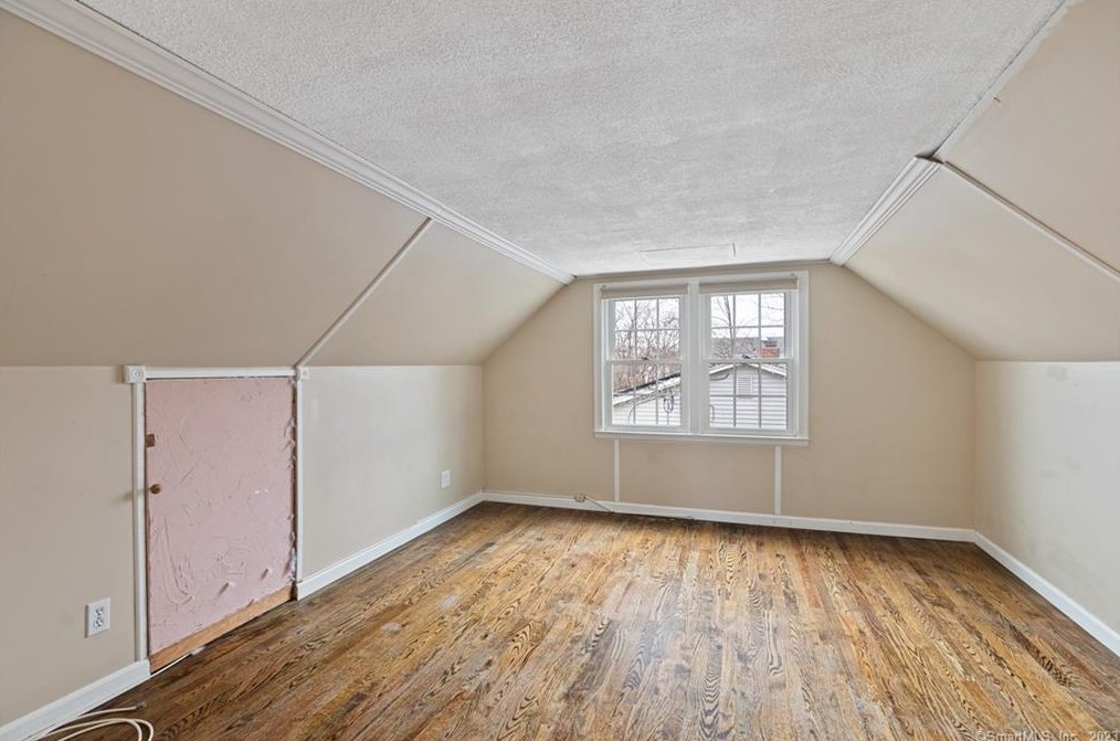 23 Foote Rd, New Haven CT  06512-2504 exterior