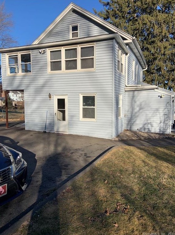 114 Beecher St #1, Southington, CT 06489