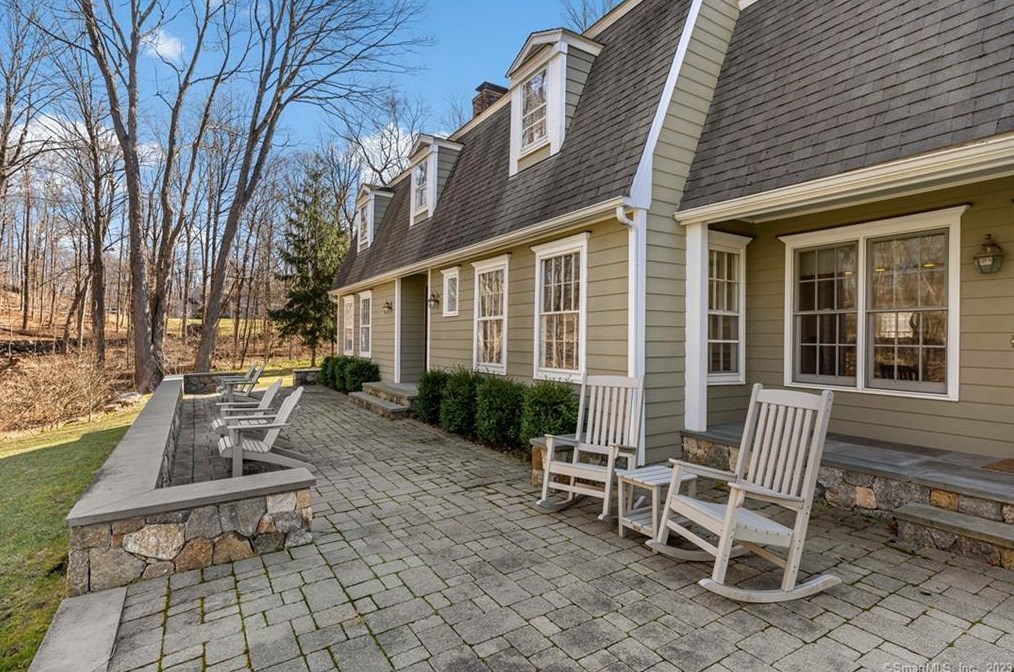 17 Skunk Ln, Wilton, CT 06897