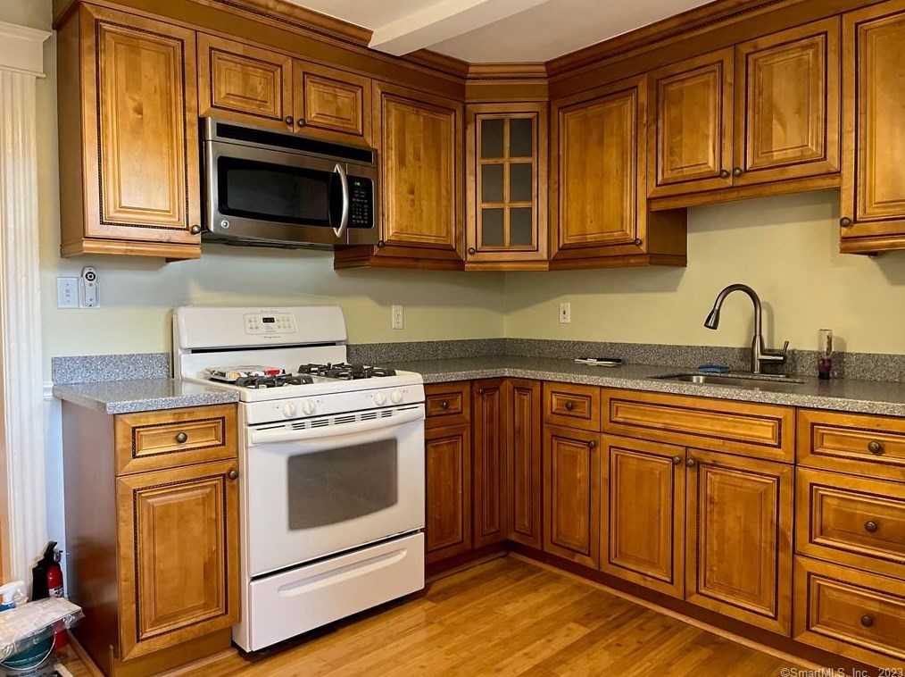 131 Soundview Ave, Stamford, CT 06902