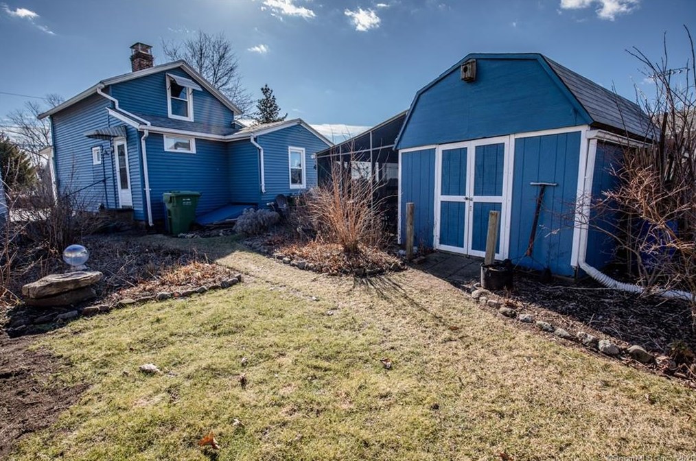 41 West St, Wallingford, CT 06492-4042