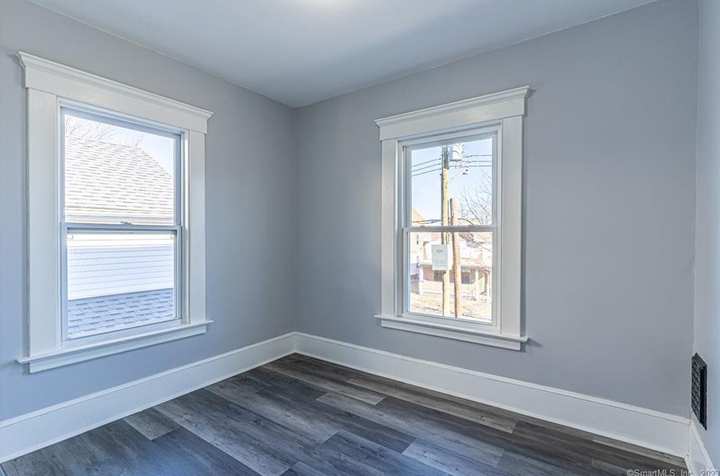 346 1st Ave, New Haven CT  06516-3812 exterior
