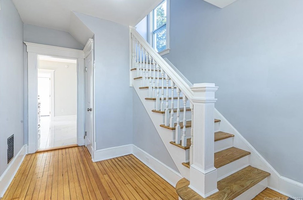 346 1st Ave, New Haven CT  06516-3812 exterior