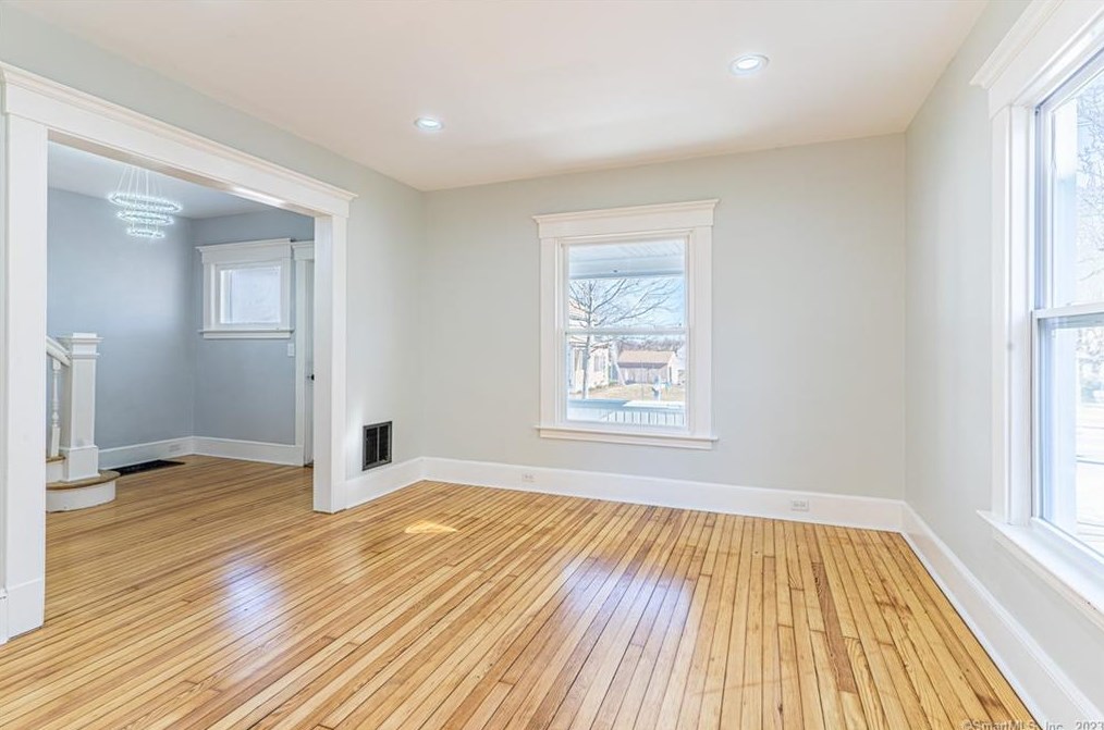 346 1st Ave, New Haven CT  06516-3812 exterior