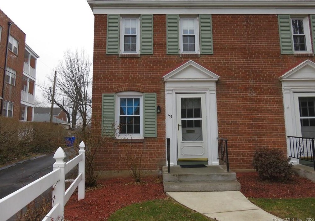 43 Robin Rd Unit 43, Hartford, CT