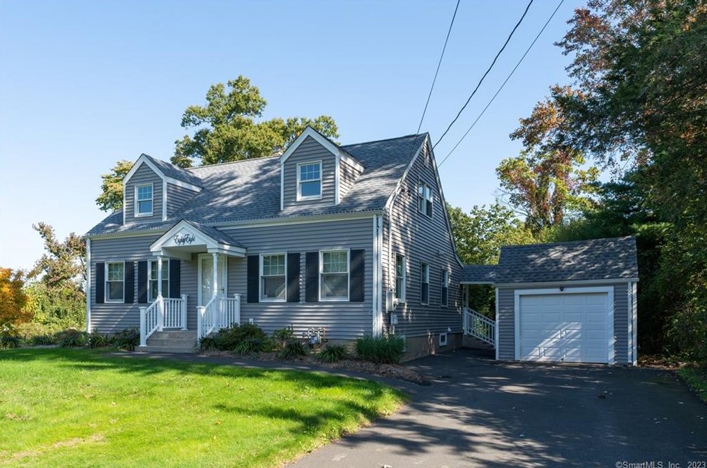 88 Vineyard Rd, New Haven, CT 06517-1633