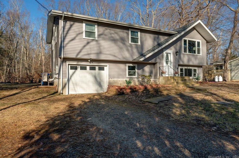 371 Warrenville Rd, North Windham, CT 06250