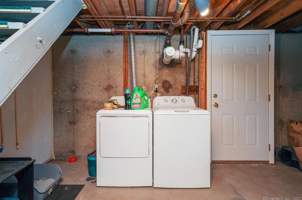 141 Yantic Ln, Norwich CT  06360-1455 exterior